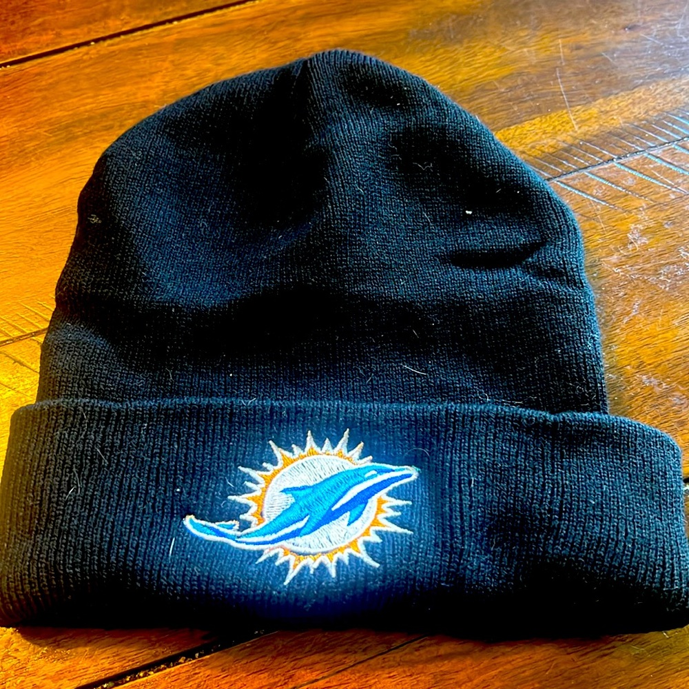Boys youth small Miami dolphins beanie